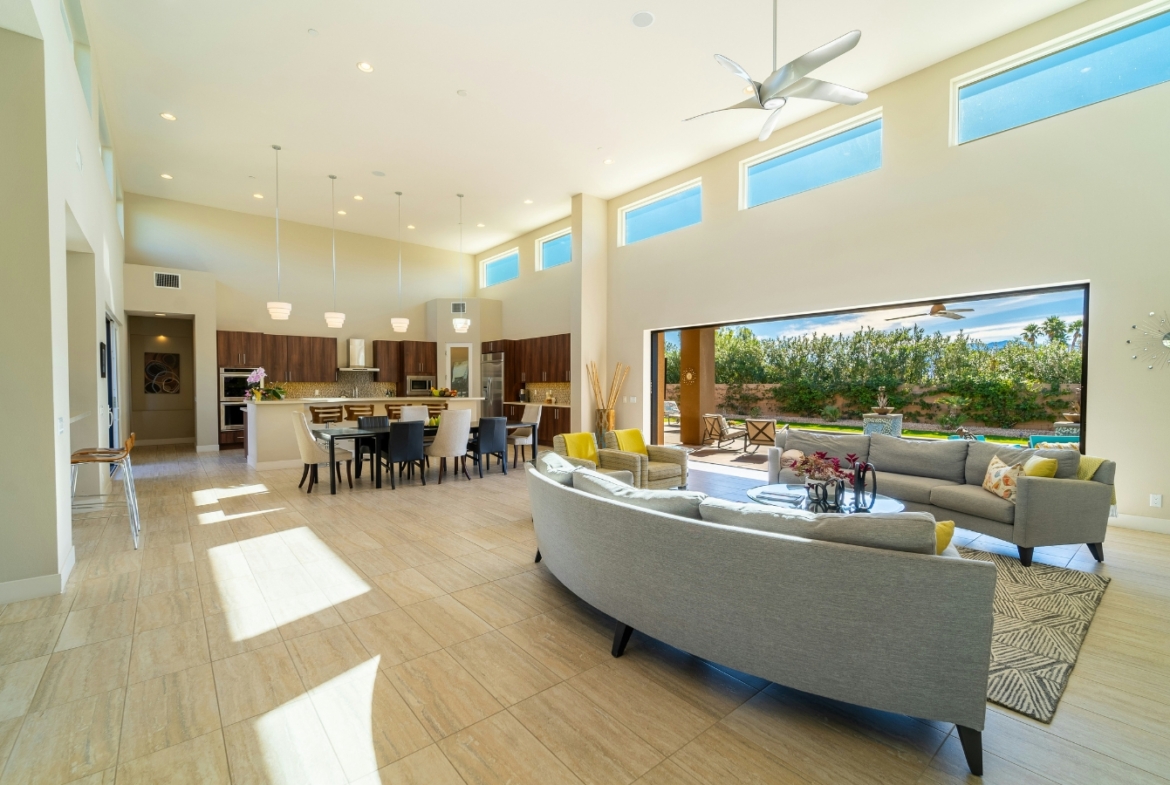 Modern 2 Bedroom Apartment for Sale in Canary Wharf, London